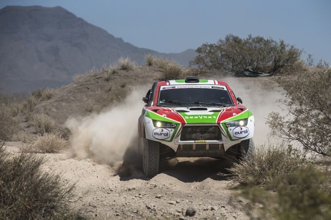 Fikse tegenslag voor Nederlanders in Dakar 2014: Riwald Dakar Team met opgave Huzink